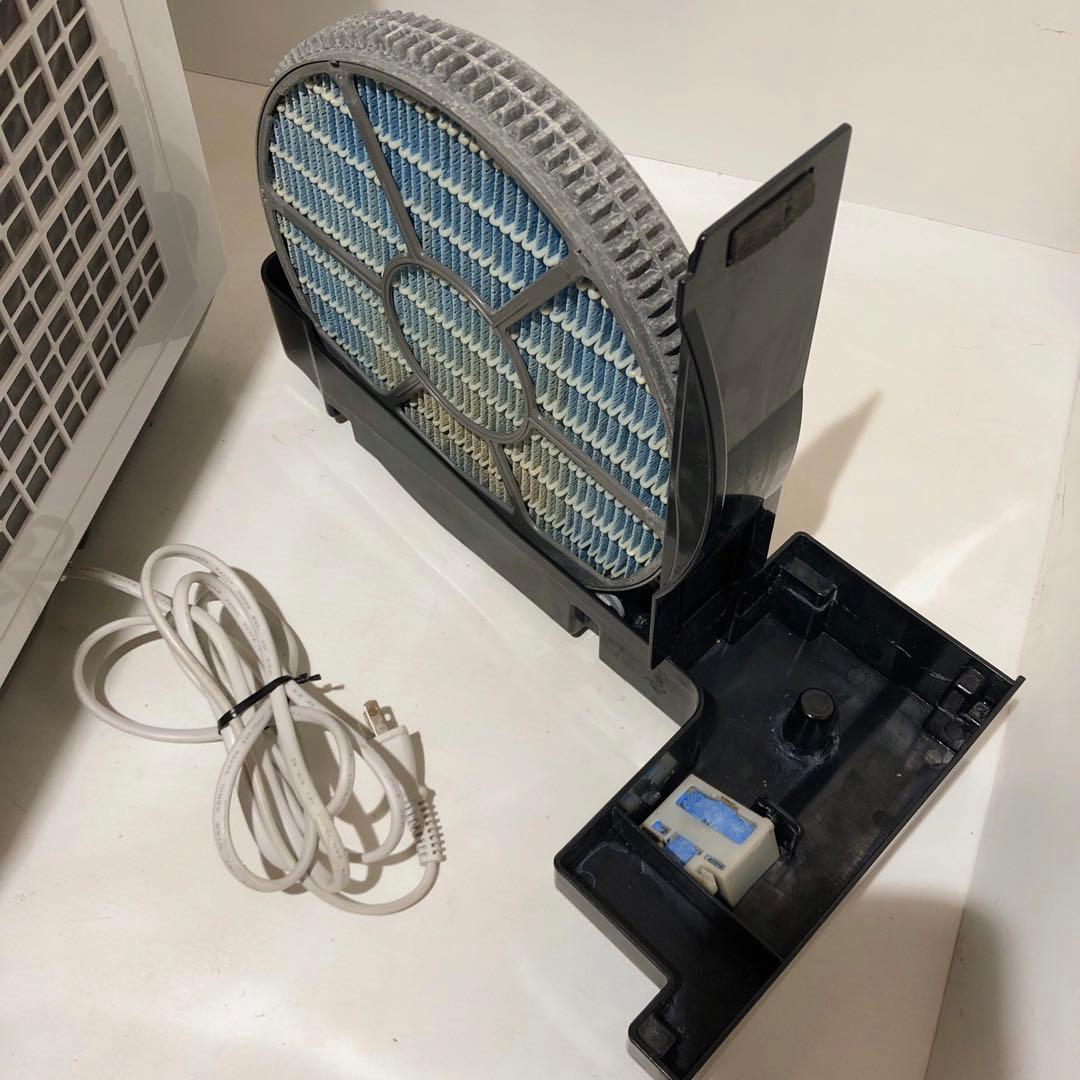 ☆シャープ 除加湿空気清浄機 KC-HD70-W 2017年製