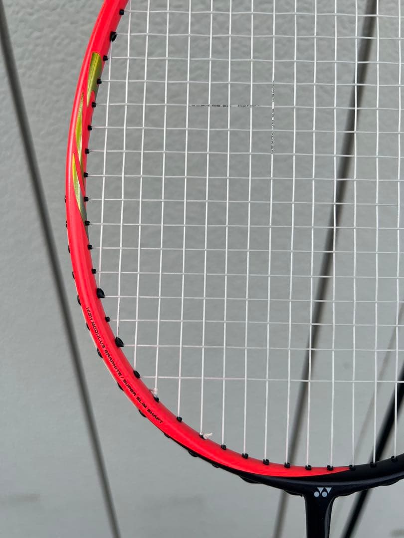 アストロクス77バドミントンラケットASTROX 77 4U5