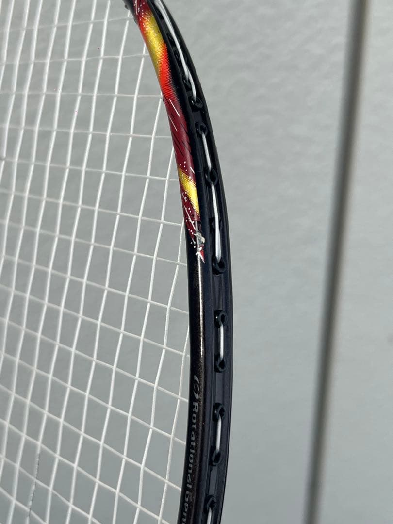 アストロクス77バドミントンラケットASTROX 77 4U5