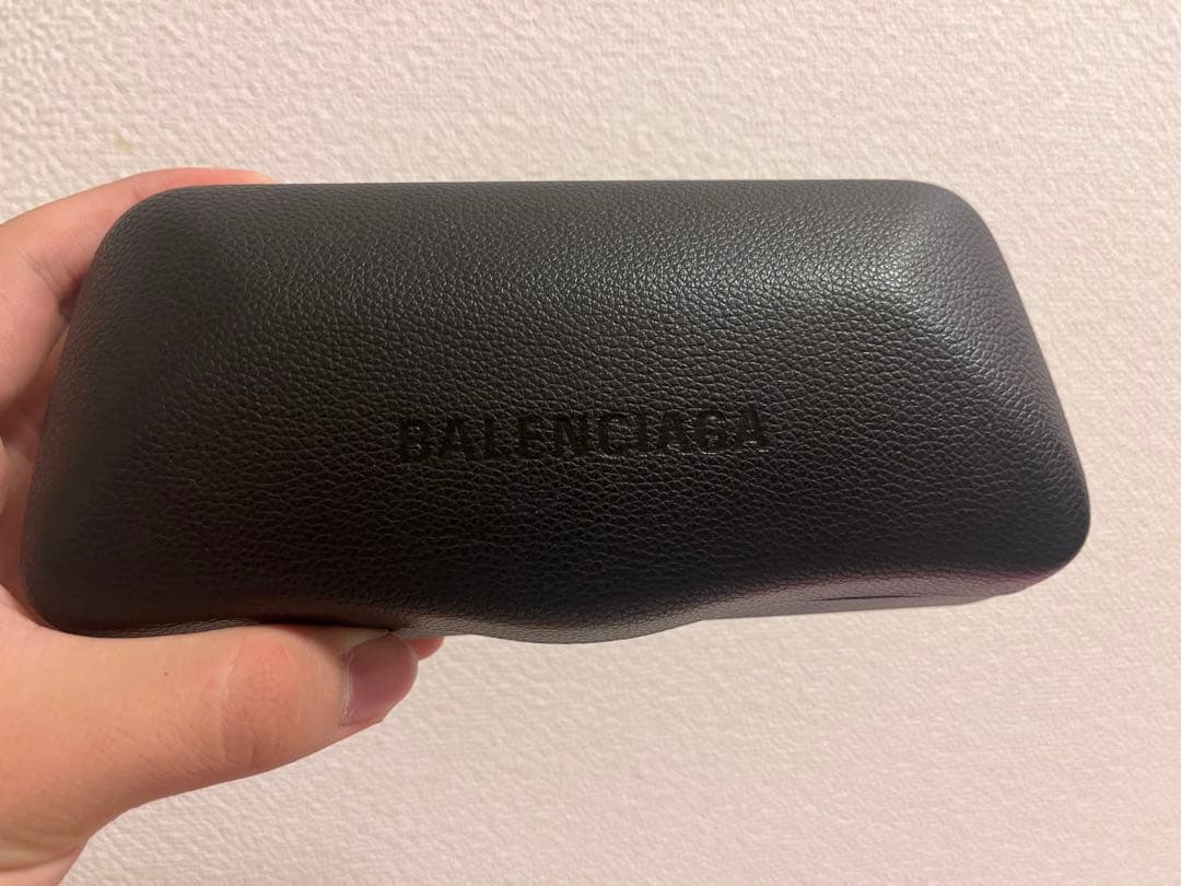 Balenciaga oval サングラス kohjiya着用