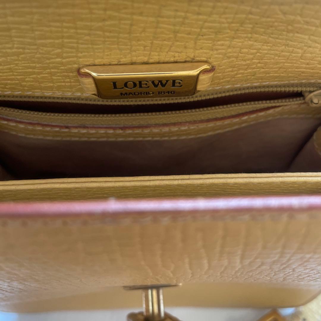 ロエベ　レディース　ショルダーバッグ