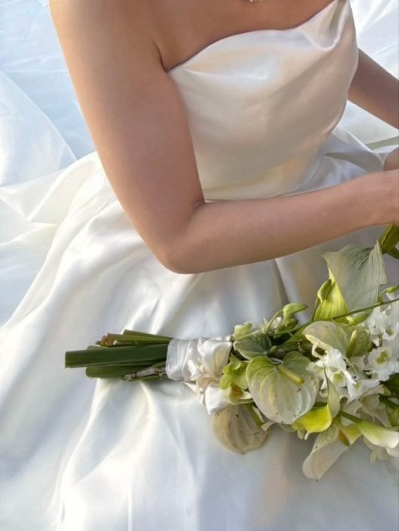 ミカド風サテンドレス　ドレスプロダクション