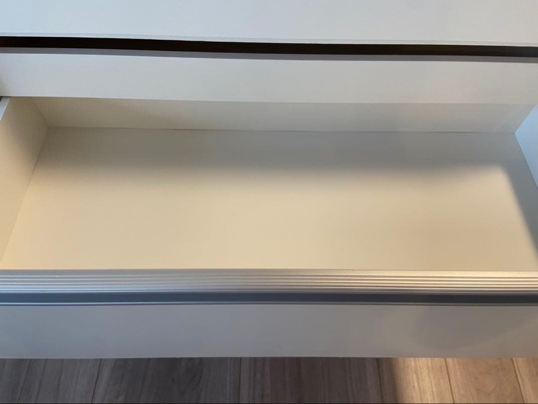 収納物を考えたキッチンカウンター ロータイプ