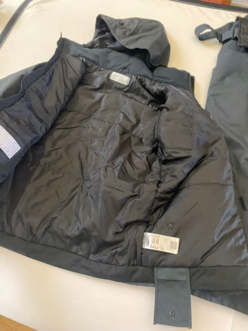 ３万円　phenixフェニックス　キッズ160/スキーウェア上下セット ブラック