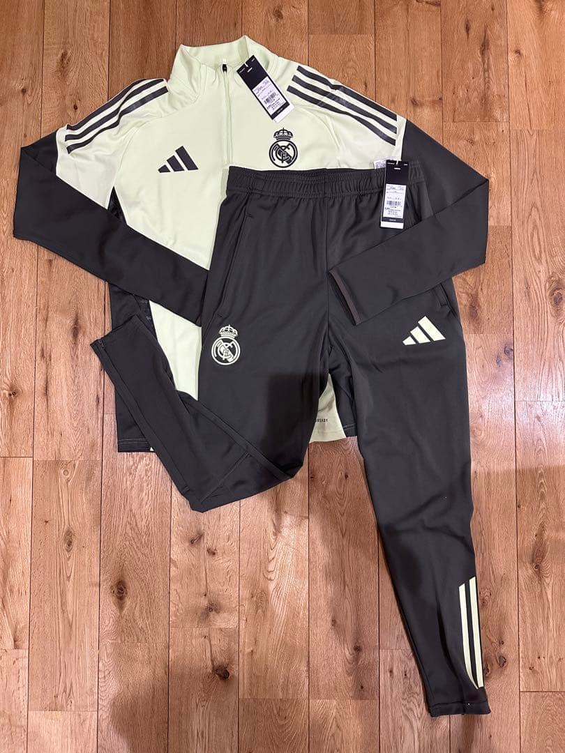 レアルマドリード25/26シーズン　トレーニングセットアップ　Lサイズ