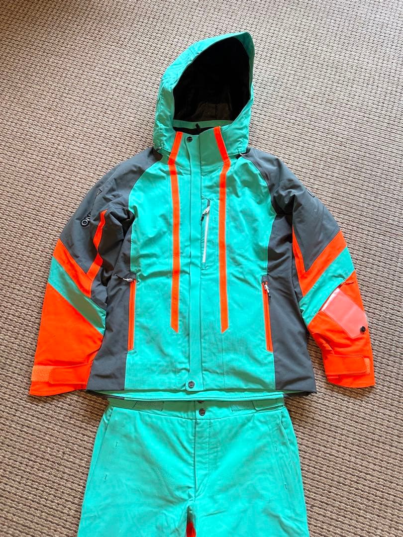 美品　オンヨネ ONYONE スキーウェア デモ DEMO サイズM