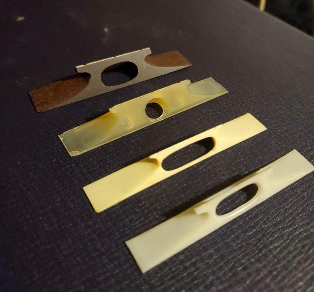 中棹三味線 紅木 トチ 金細 綾杉 サワリ ケース付き