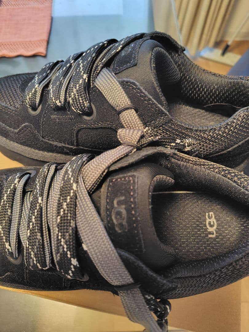 UGG ブラック スニーカー Lo Lowmel