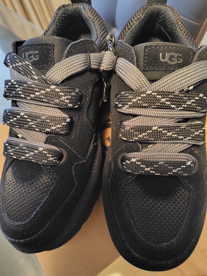 UGG ブラック スニーカー Lo Lowmel