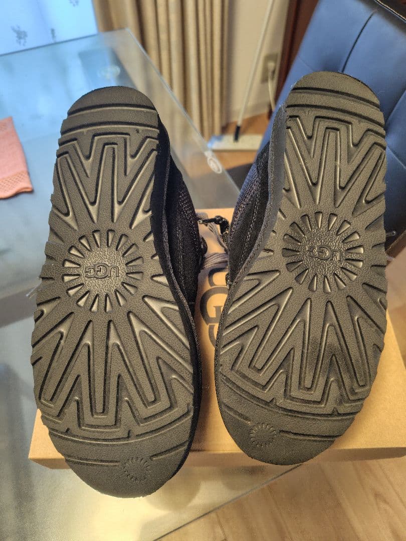 UGG ブラック スニーカー Lo Lowmel