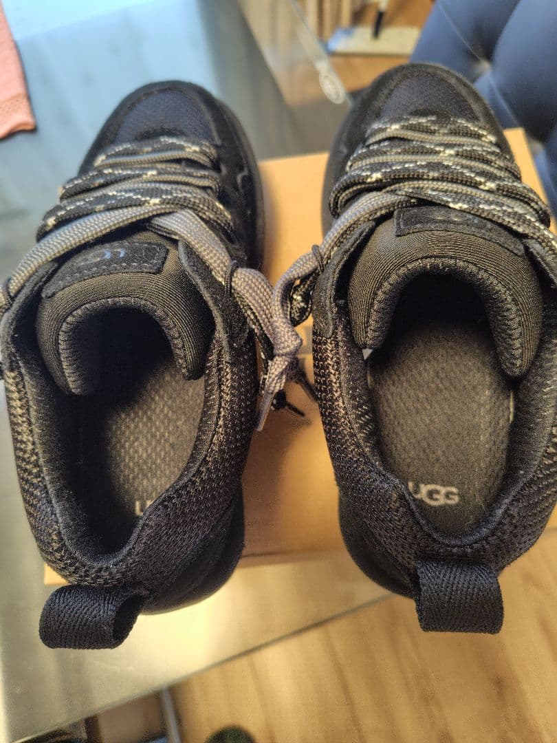 UGG ブラック スニーカー Lo Lowmel