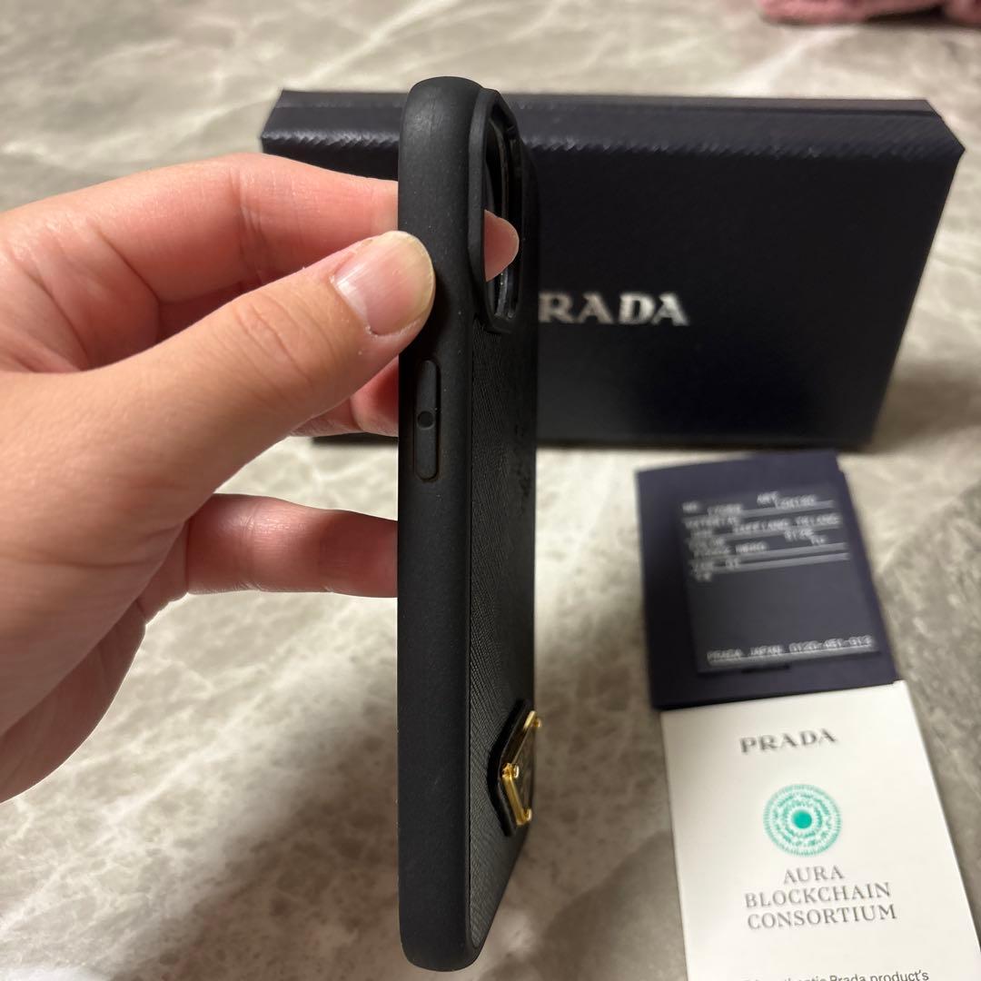PRADA iPhone15ケース