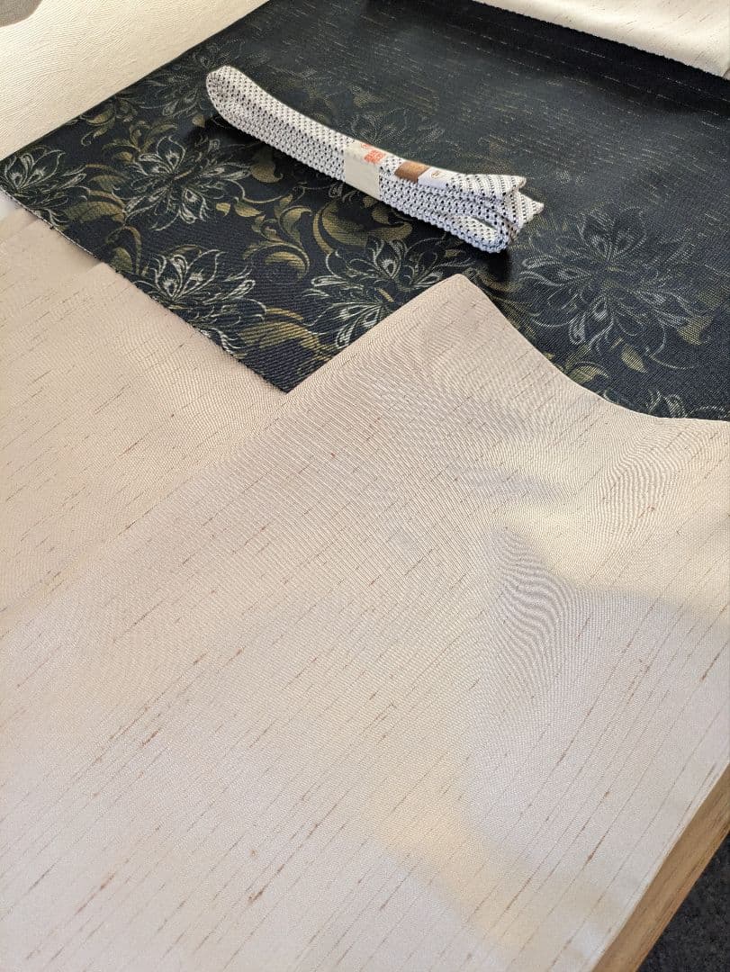 サ*ー様 正絹縦節ぜんまい紬小紋