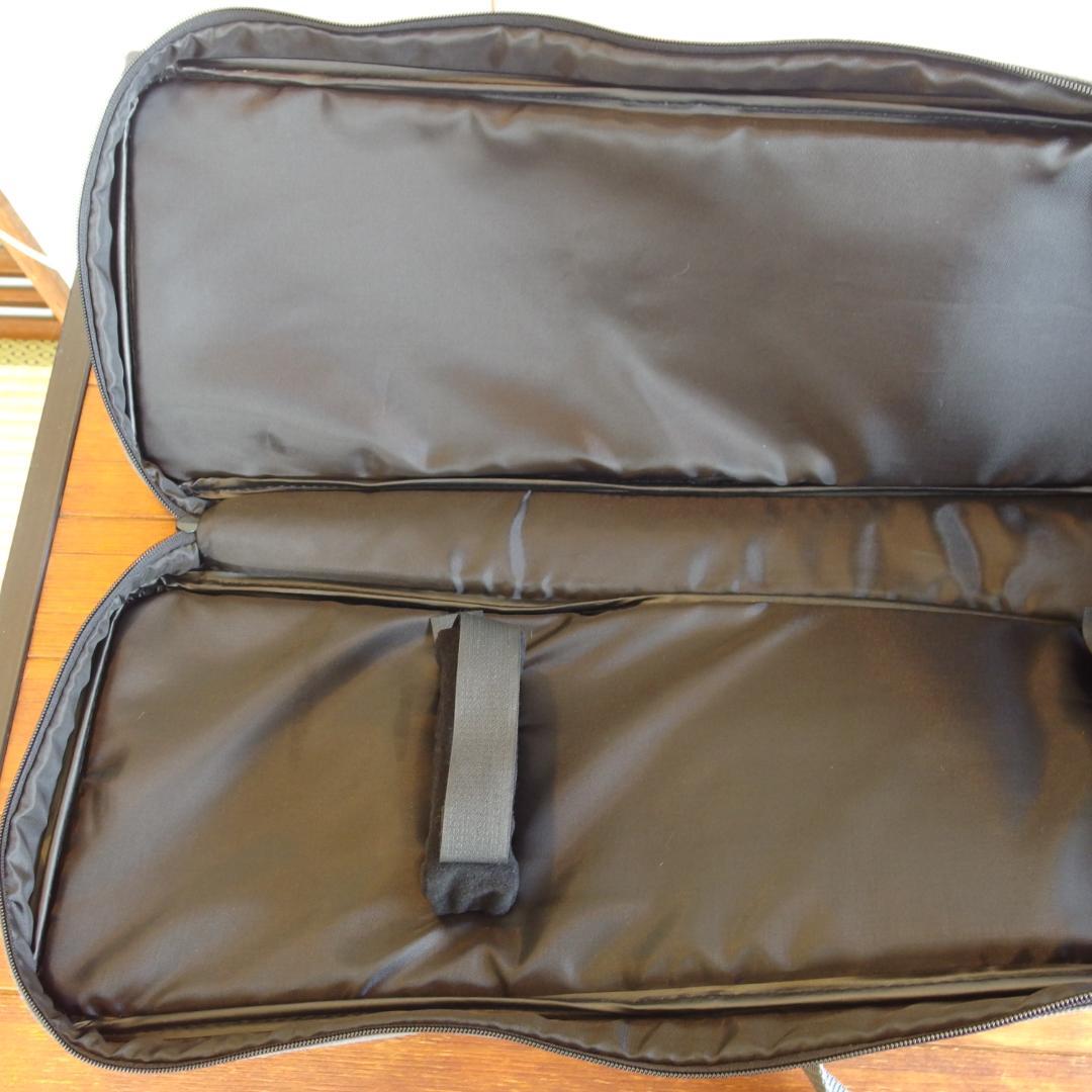 沖縄三線　ケース付き(インナー有り　替え弦多数