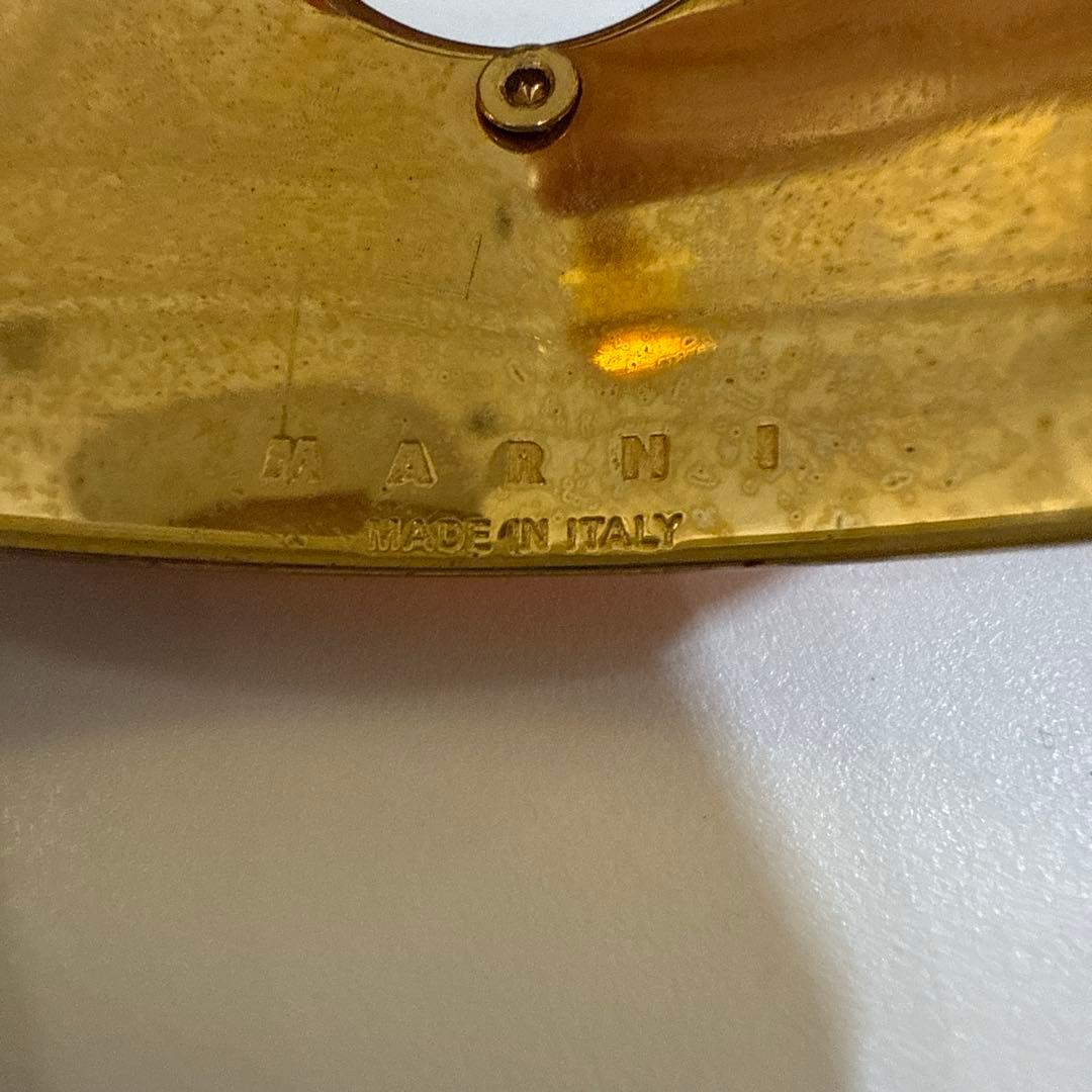 MARNI ブラウンとゴールドのオーバルバングル