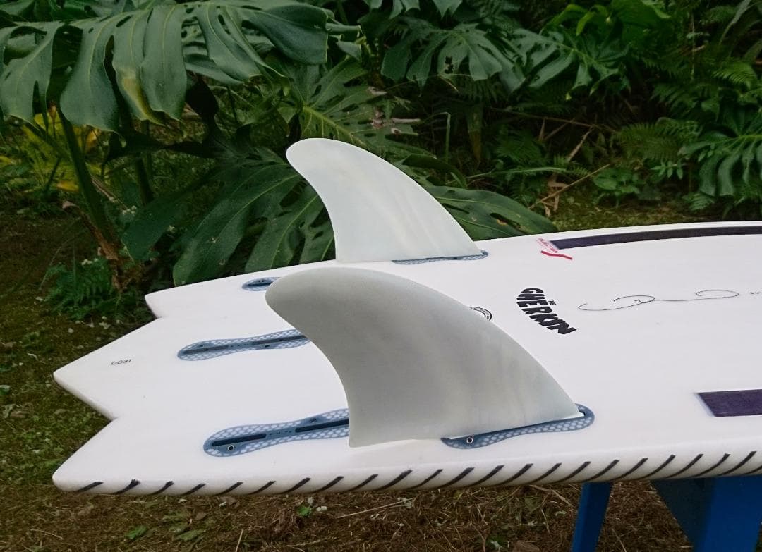 モダンキール ツインフィン　FCS２　AirCore　MODERN　KEEL