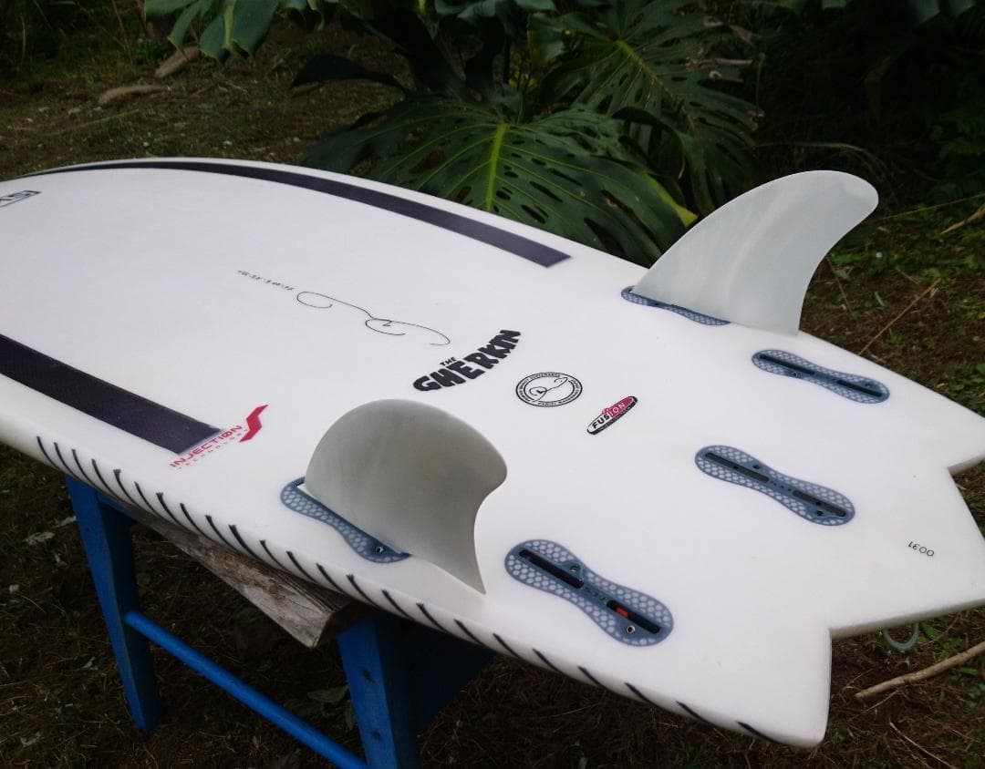 モダンキール ツインフィン　FCS２　AirCore　MODERN　KEEL