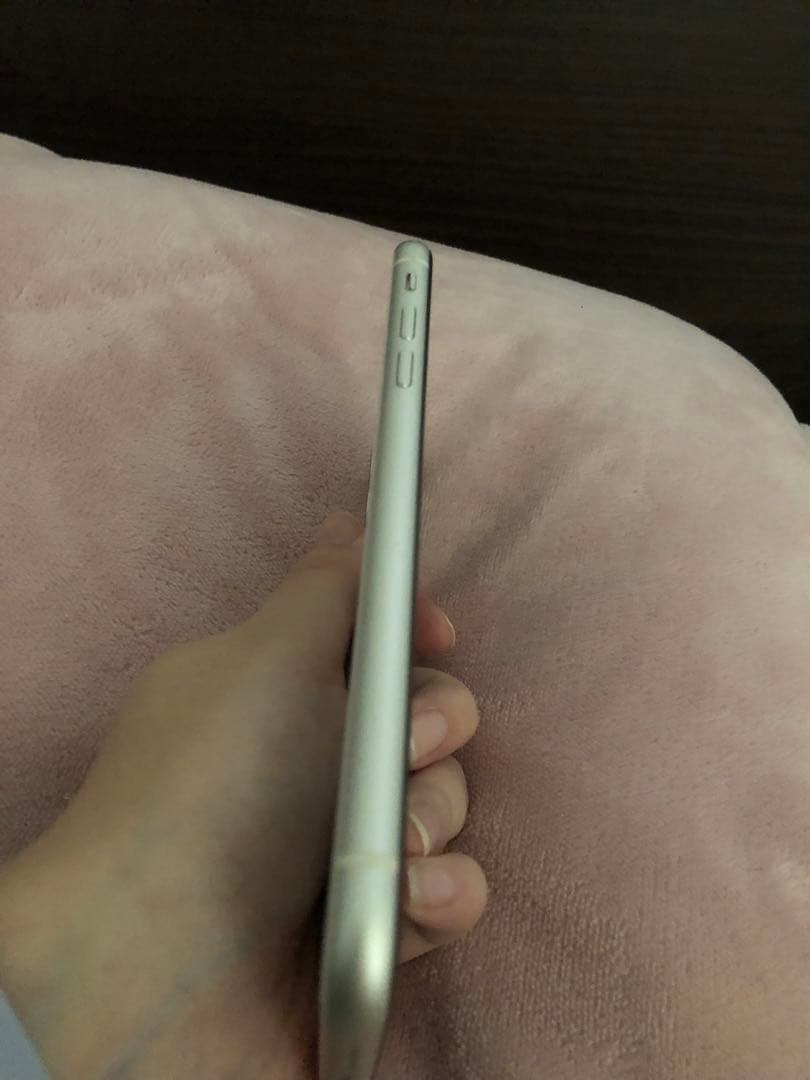 Apple iPhone 11 64gb ホワイト（海外版）simフリー