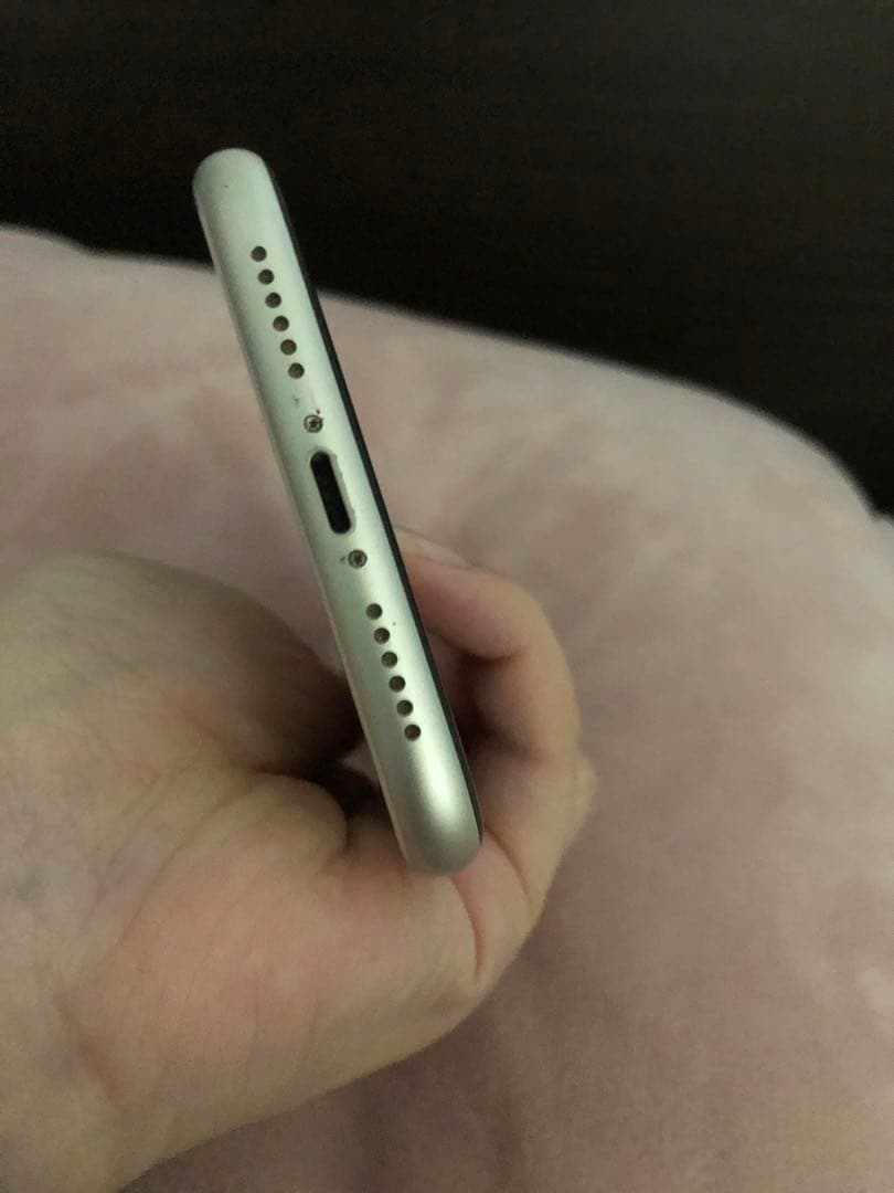 Apple iPhone 11 64gb ホワイト（海外版）simフリー