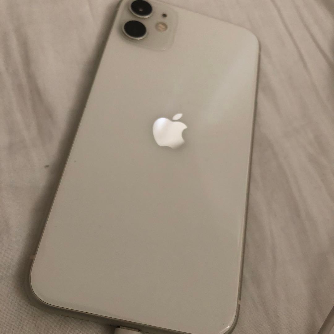 Apple iPhone 11 64gb ホワイト（海外版）simフリー