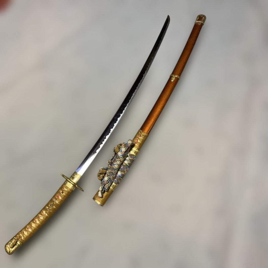 模造刀 太刀 金茶柄 太刀造鍔 太刀造り梨地呂鞘