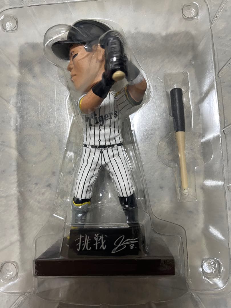 阪神タイガース ボブルヘッドフィギュア 2025 佐藤選手