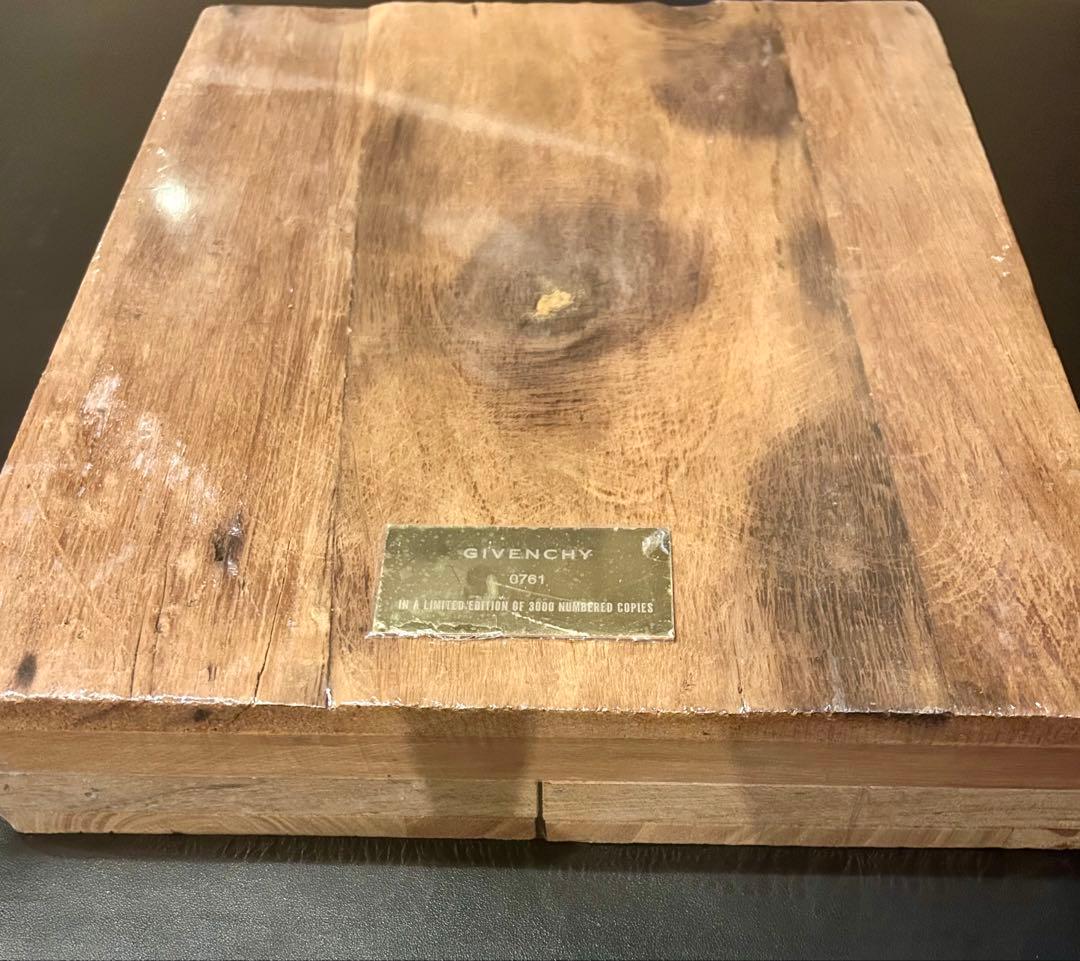 ヴィジョネア 60号 レリジョン ジバンシィ VISIONAIRE 60