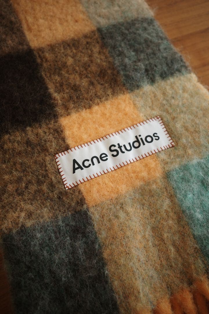 Acne Studiosモヘアマフラー