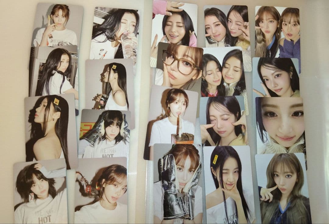 LE SSERAFIM HOT・DIFFERENT✨️トレカ64枚アルバムセット