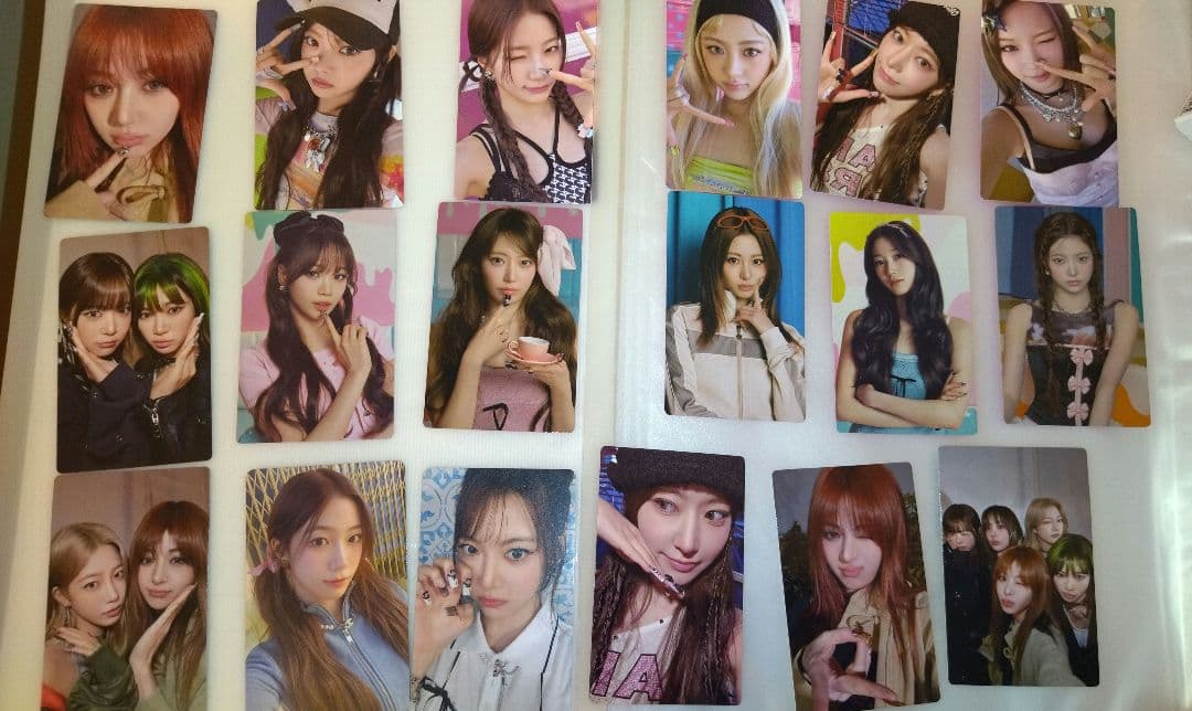 LE SSERAFIM HOT・DIFFERENT✨️トレカ64枚アルバムセット