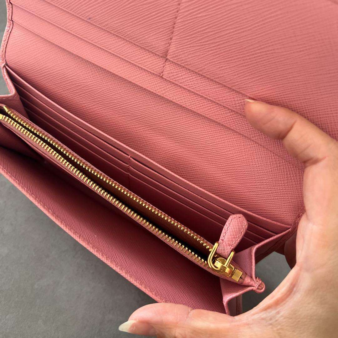 プラダ　長財布　ピンク