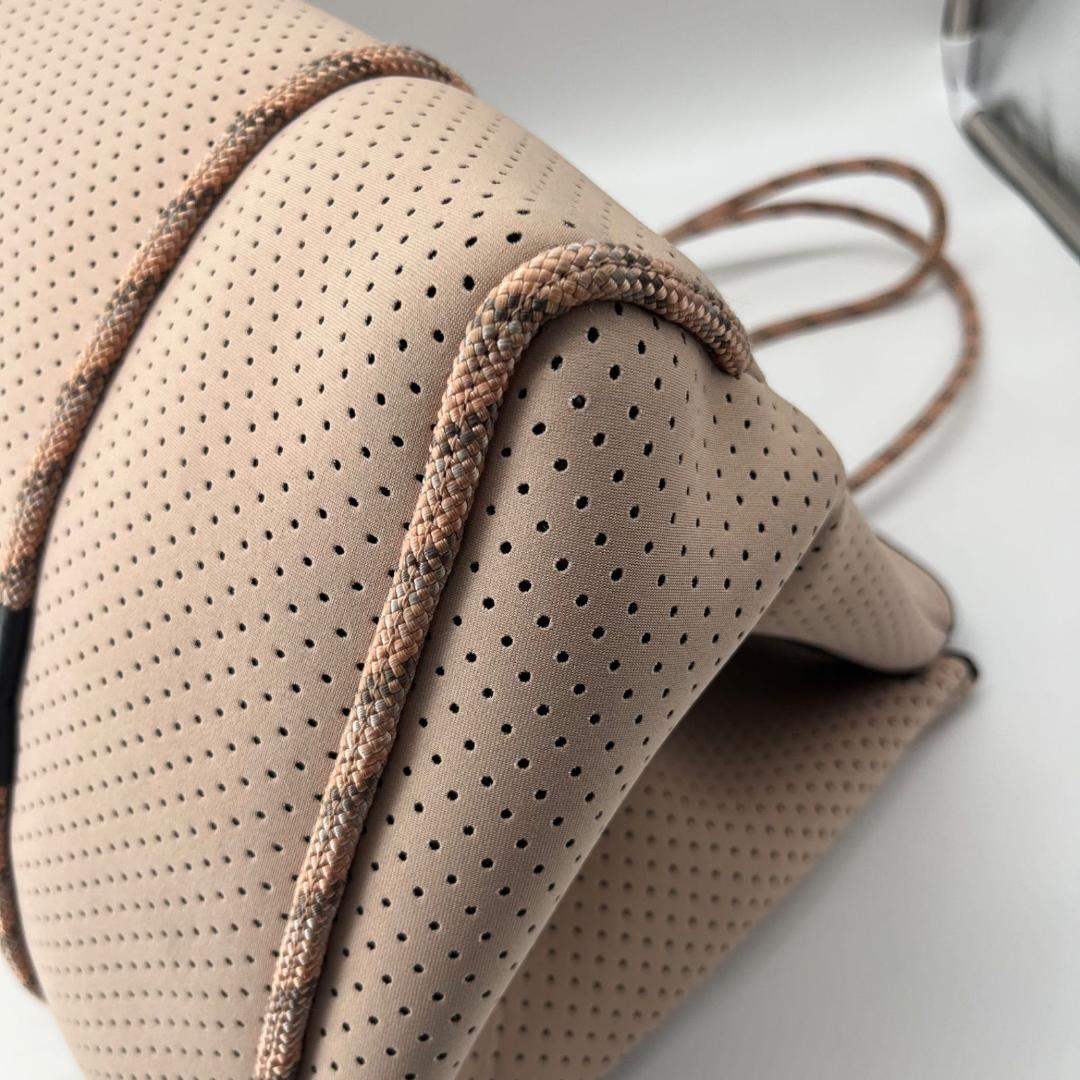 16156✨未使用級✨ステイトオブエスケープ 大容量 トートバッグ 保存袋付