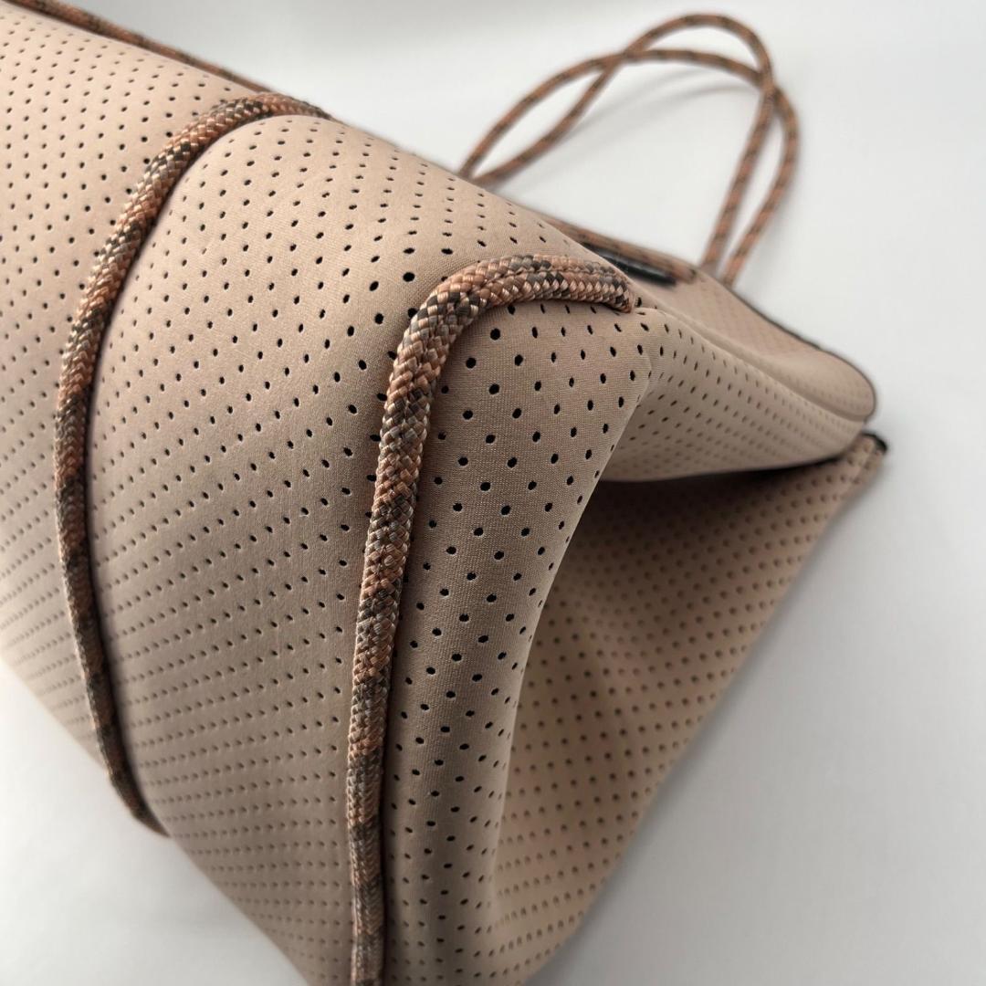 16156✨未使用級✨ステイトオブエスケープ 大容量 トートバッグ 保存袋付