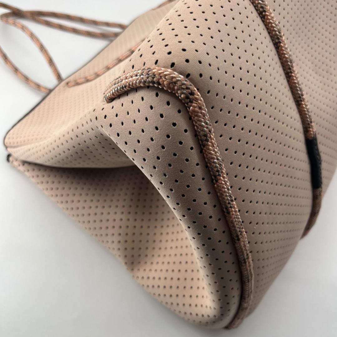 16156✨未使用級✨ステイトオブエスケープ 大容量 トートバッグ 保存袋付