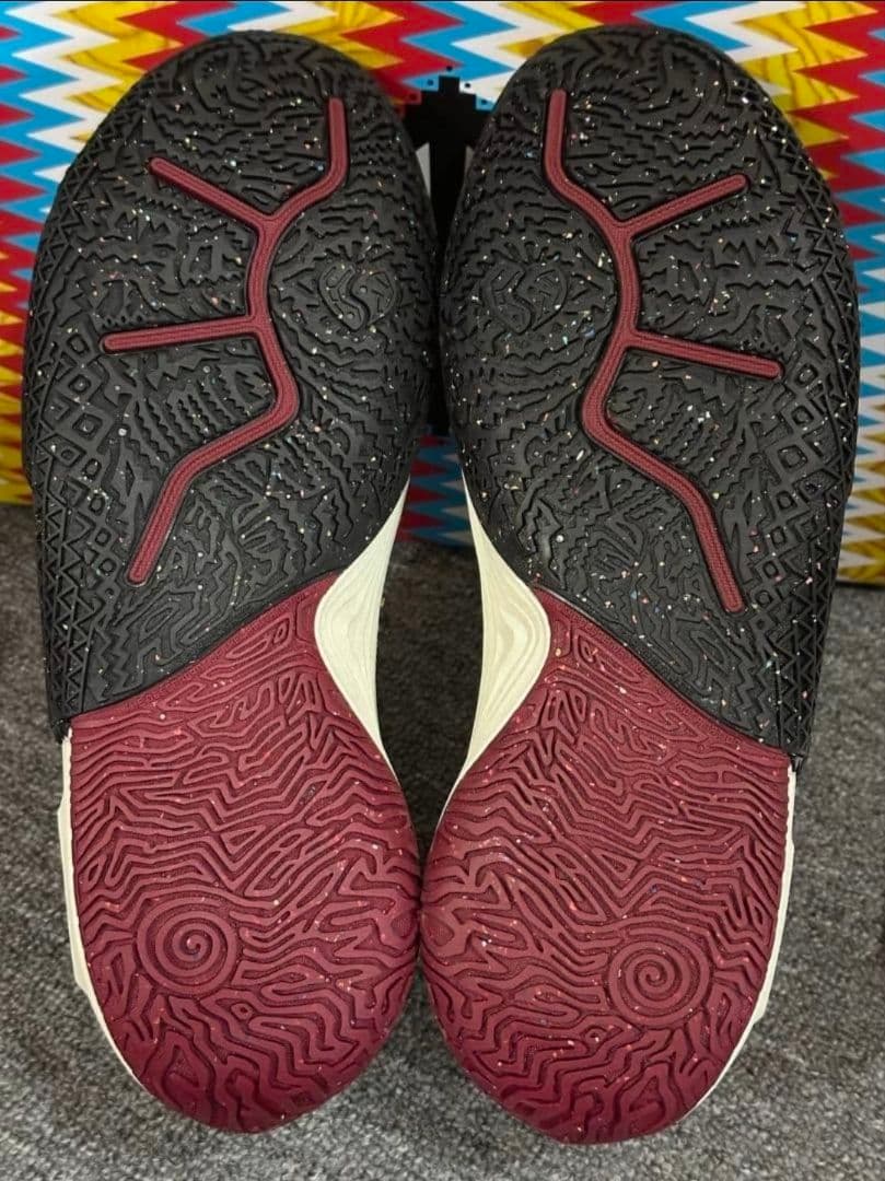 海外限定　Kyrie2 US10.5/27.5CM（スピードパワー）即日発送可