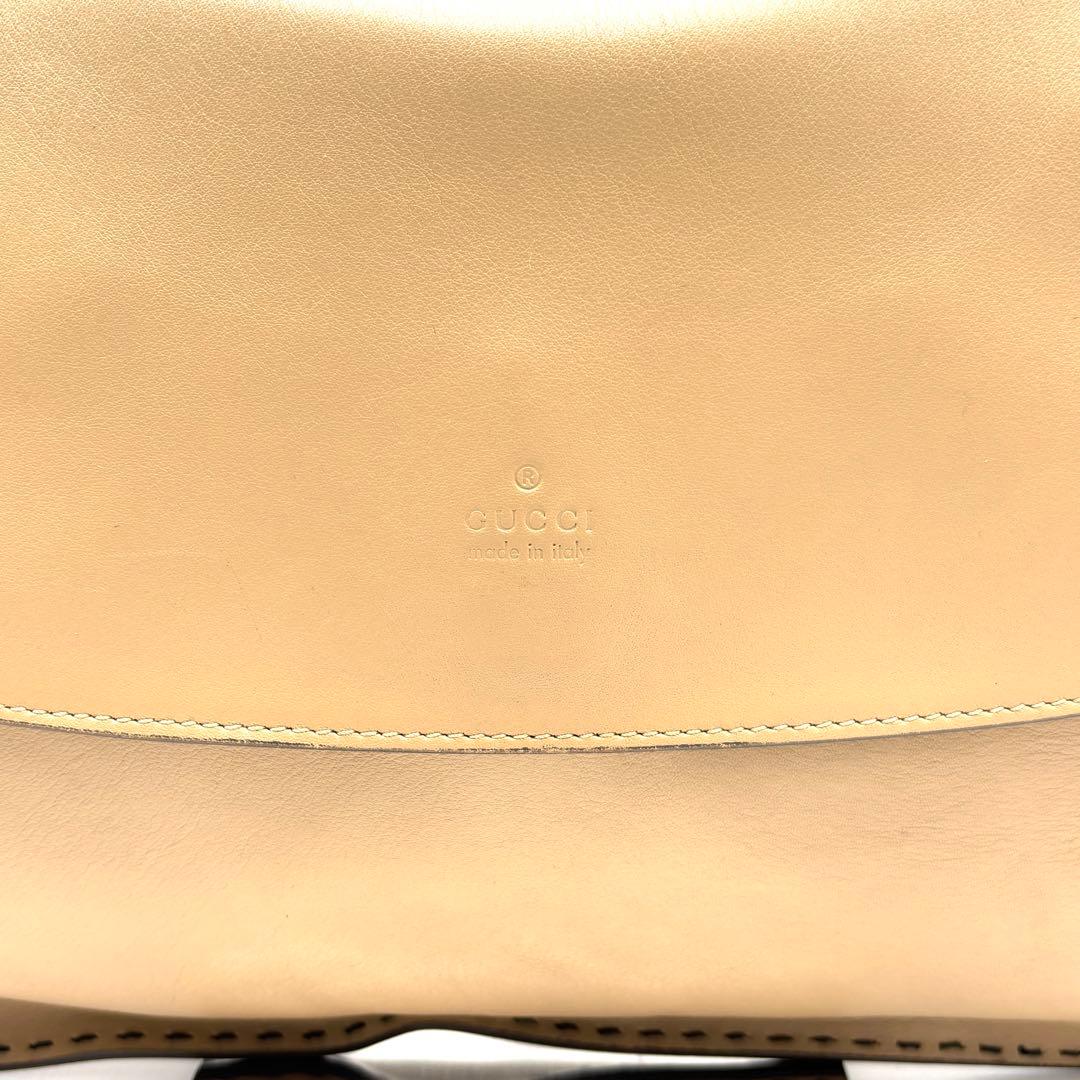 希少・美品 グッチ ワンショルダーバッグ プラスチックチェーン ロゴ ベージュ