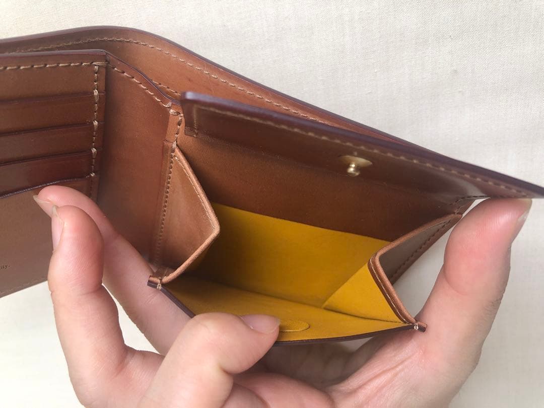 ガンゾ　小銭入れ付き二つ折り財布　シェルコードバン2