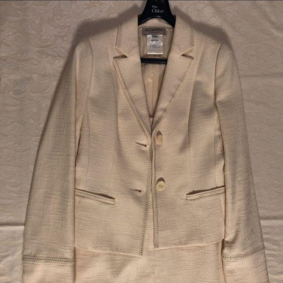 【新品　未使用】ジバンシー　スカートスーツ