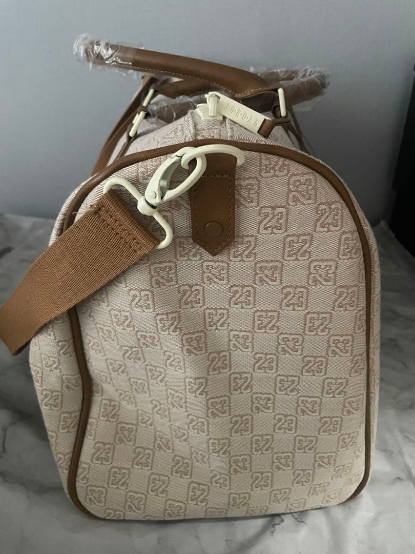 Jordan ベージュ ボストンバッグ　市場品薄人気商品　現品限り　早い者勝ち