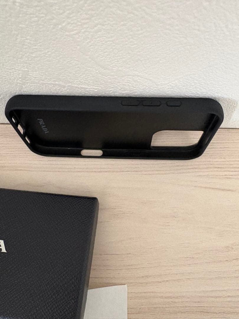 PRADA iPhone16ケース ピンク