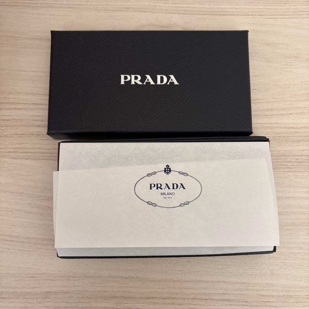 PRADA iPhone16ケース ピンク