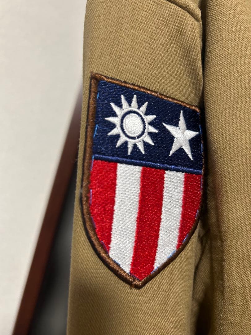 カーキ色ファー付きフライトジャケット