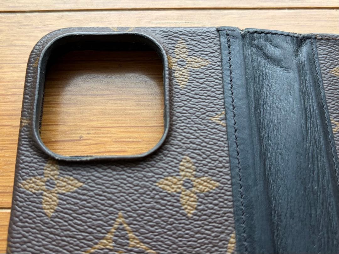 LOUIS VUITTON iPhone 15 PRO フォリオ ケース 手帳