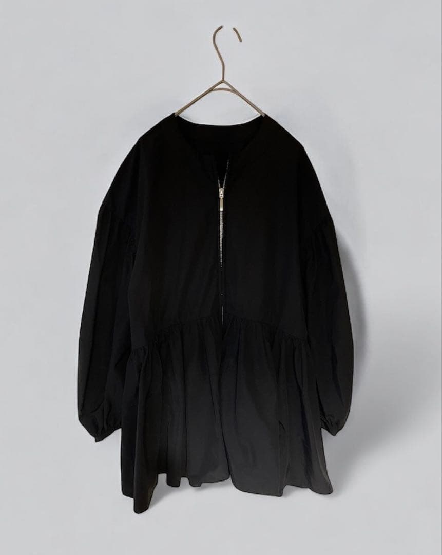 アダムエロペADAM ET ROPE ペプラムジップブラウス　黒　フリー