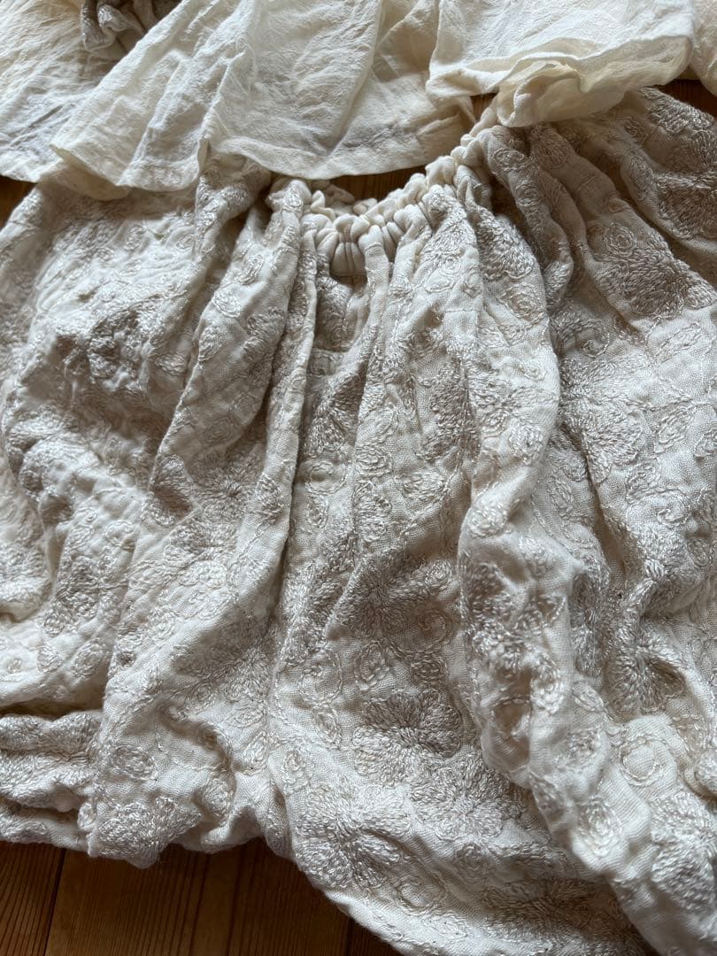 ドーターアンドサン　聖歌隊ブラウスとパンツ