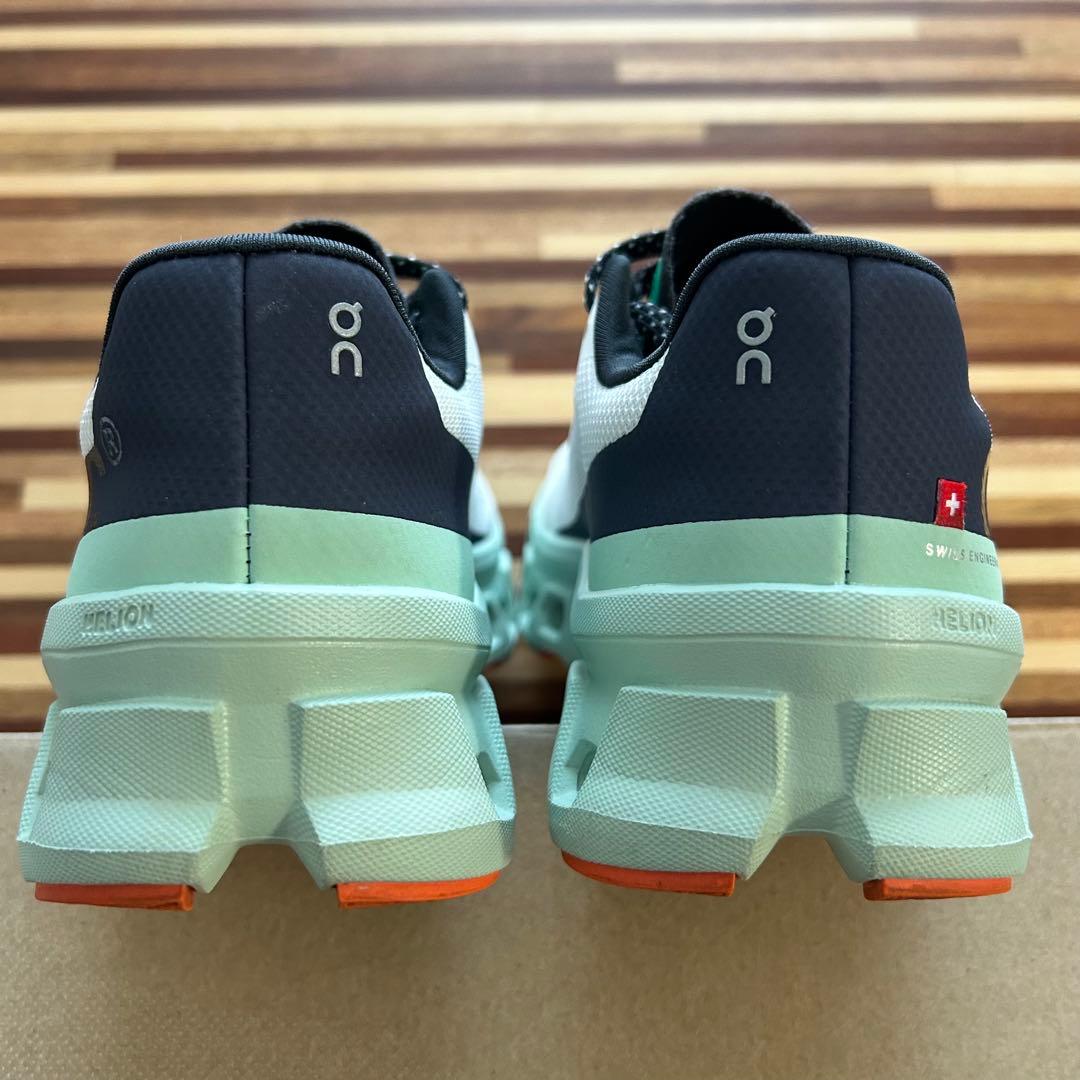 On Cloudmonster クラウドモンスター アンダイドホワイト×クリーク