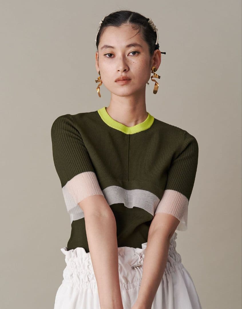 UN3D.❤️COLOR BLOCK SHEER TOP