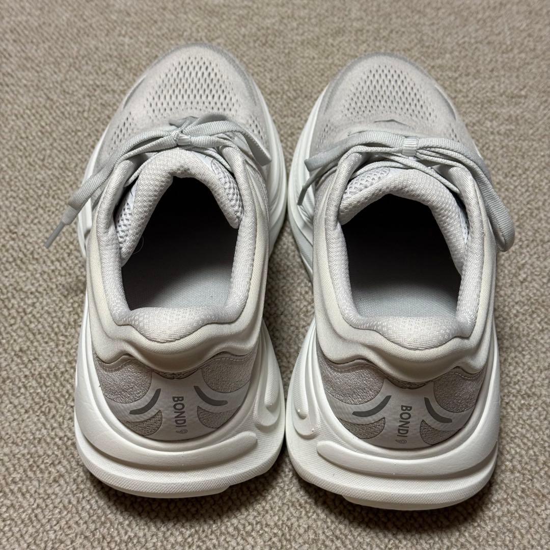 ほぼ新品 ◆ 直営店購入 正規品　HOKA ボンダイ9 ワイド 25.5cm