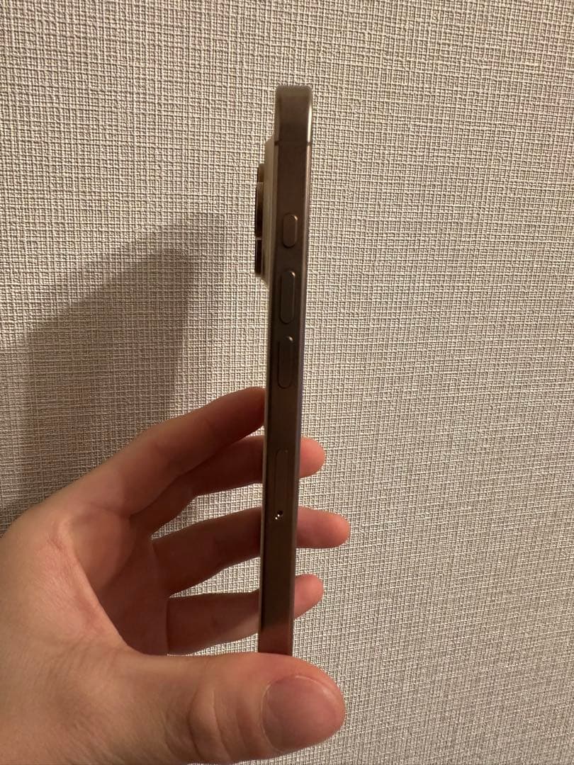 Apple iPhone 16 Pro 128GB デザートチタニウム