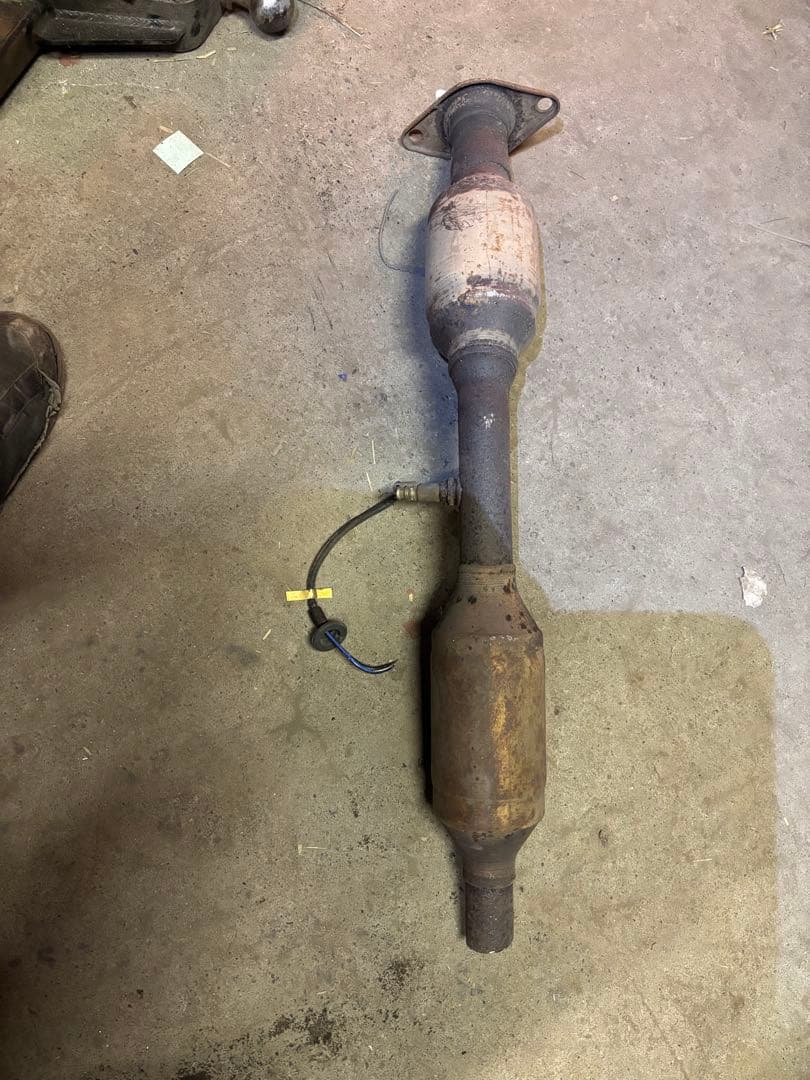 トヨタ 触媒コンバーター EA6 プリウス